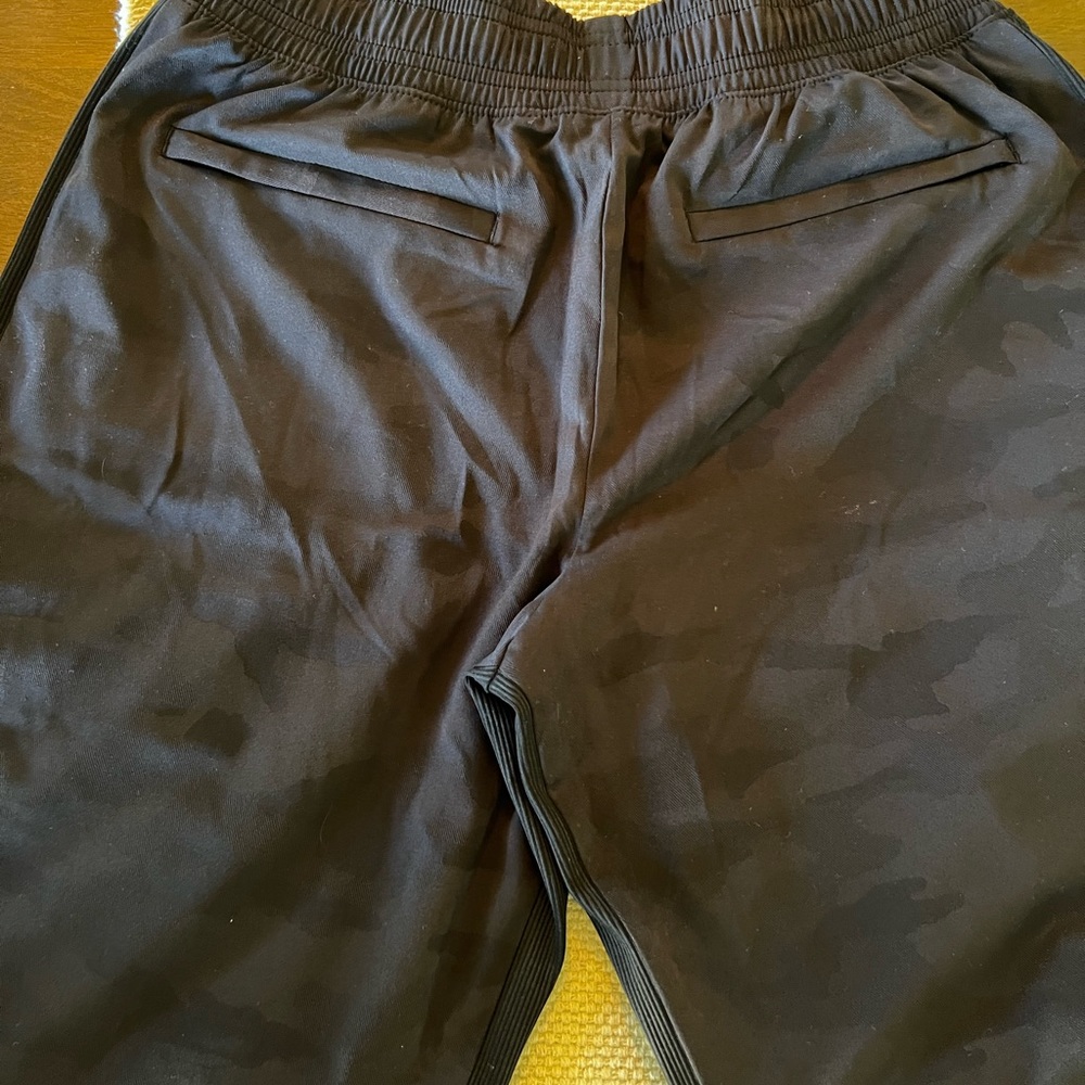 Athleta! NWT! Camo lined joggers